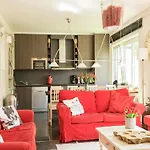 Holiday home Mansion In Par Dela With Pool Hastiere-par-dela