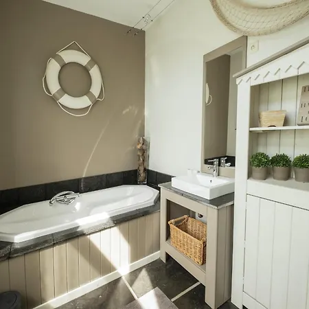 Mansion In Par Dela With Pool