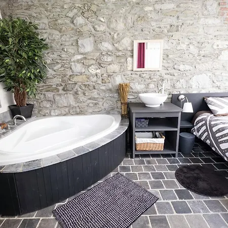 Holiday home Modern Mansion In Hasti Re Par Del With Pool *